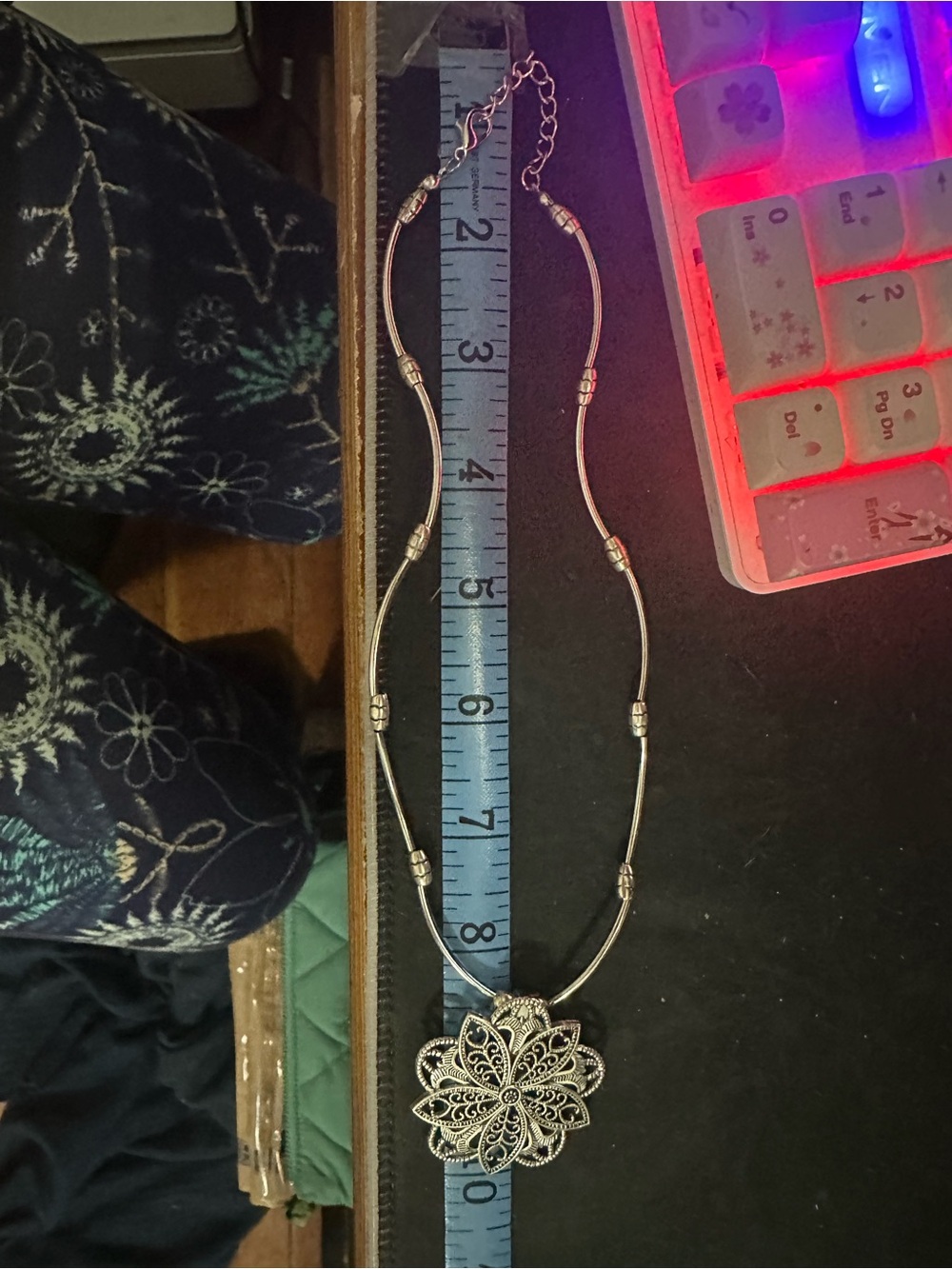 Vintage Silver-Tone Filigree Flower Pendant Statement Necklace - Picture 5 of 5